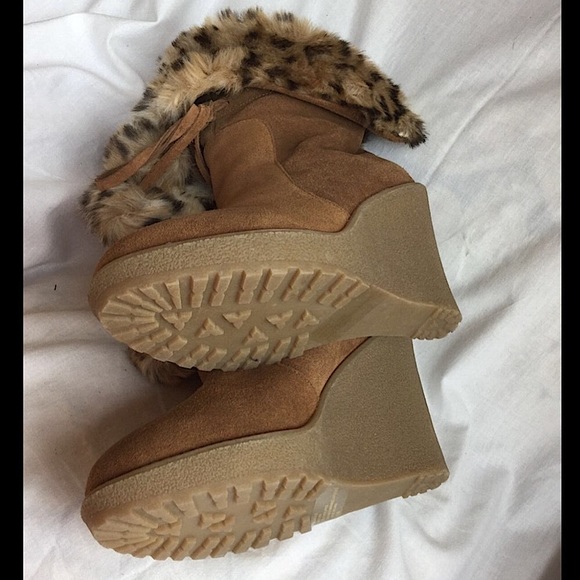 Vintage Colin Stuart LEOPARD Fur Top Booties Pom Pom Ties Wedge Heel Tan 6.5 - Picture 10 of 11